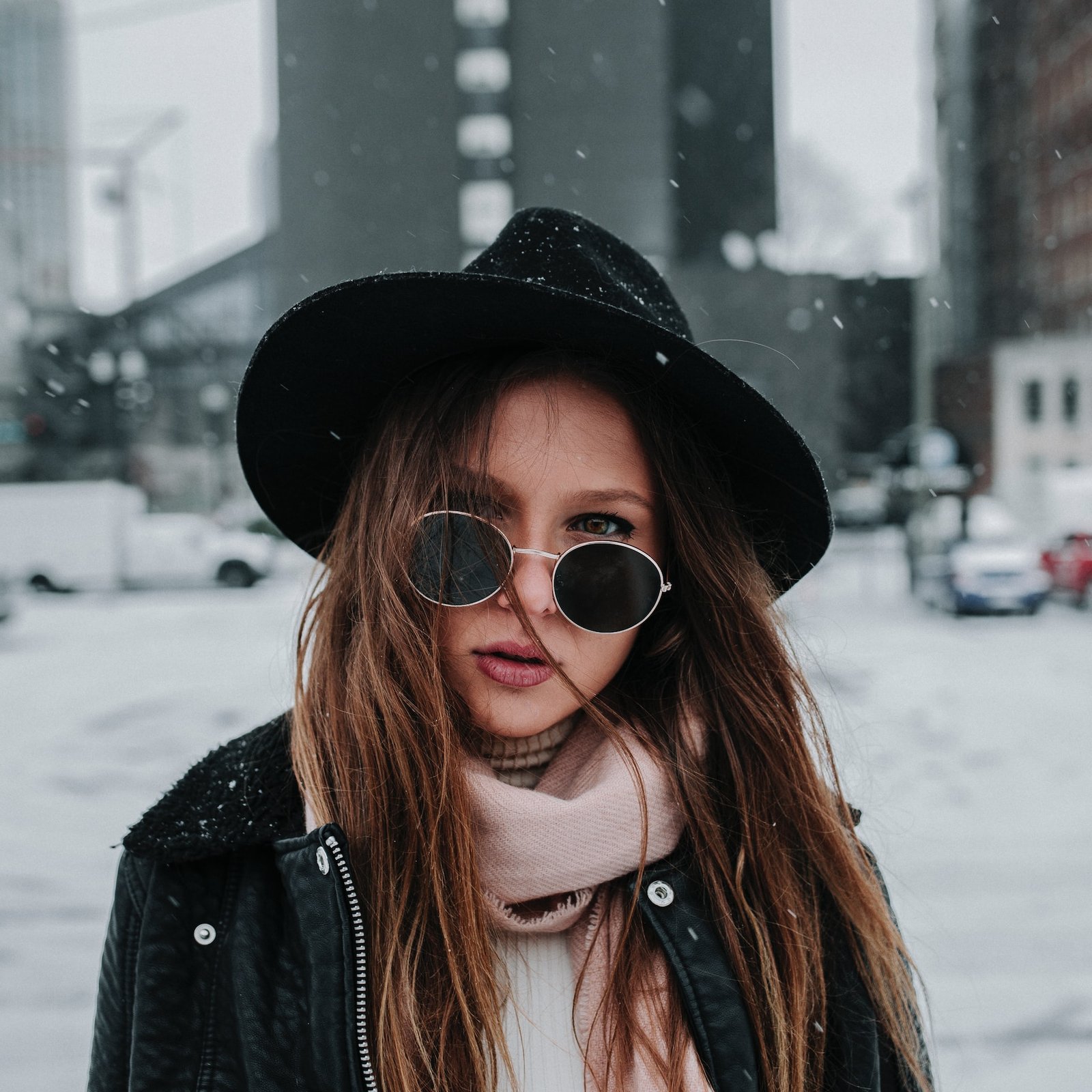 Learn about fashionable accessories that are must-have for winter 2022/2023!